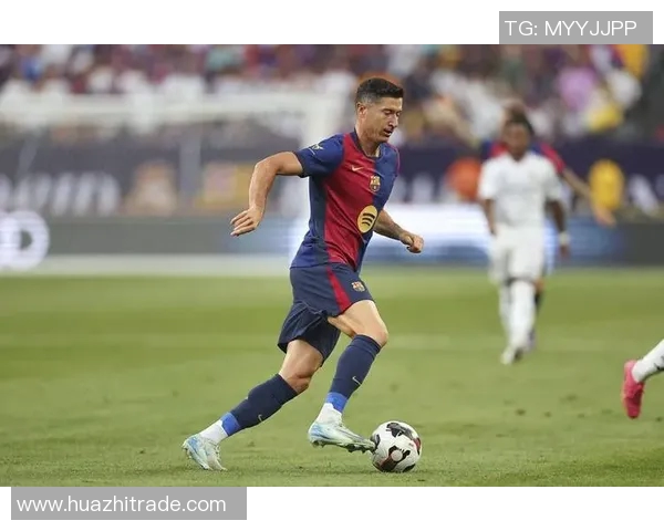 莱万状态火热欧冠赛场10场打入12球领跑射手榜 莱万状态火热欧冠赛场10场打入12球领跑射手榜